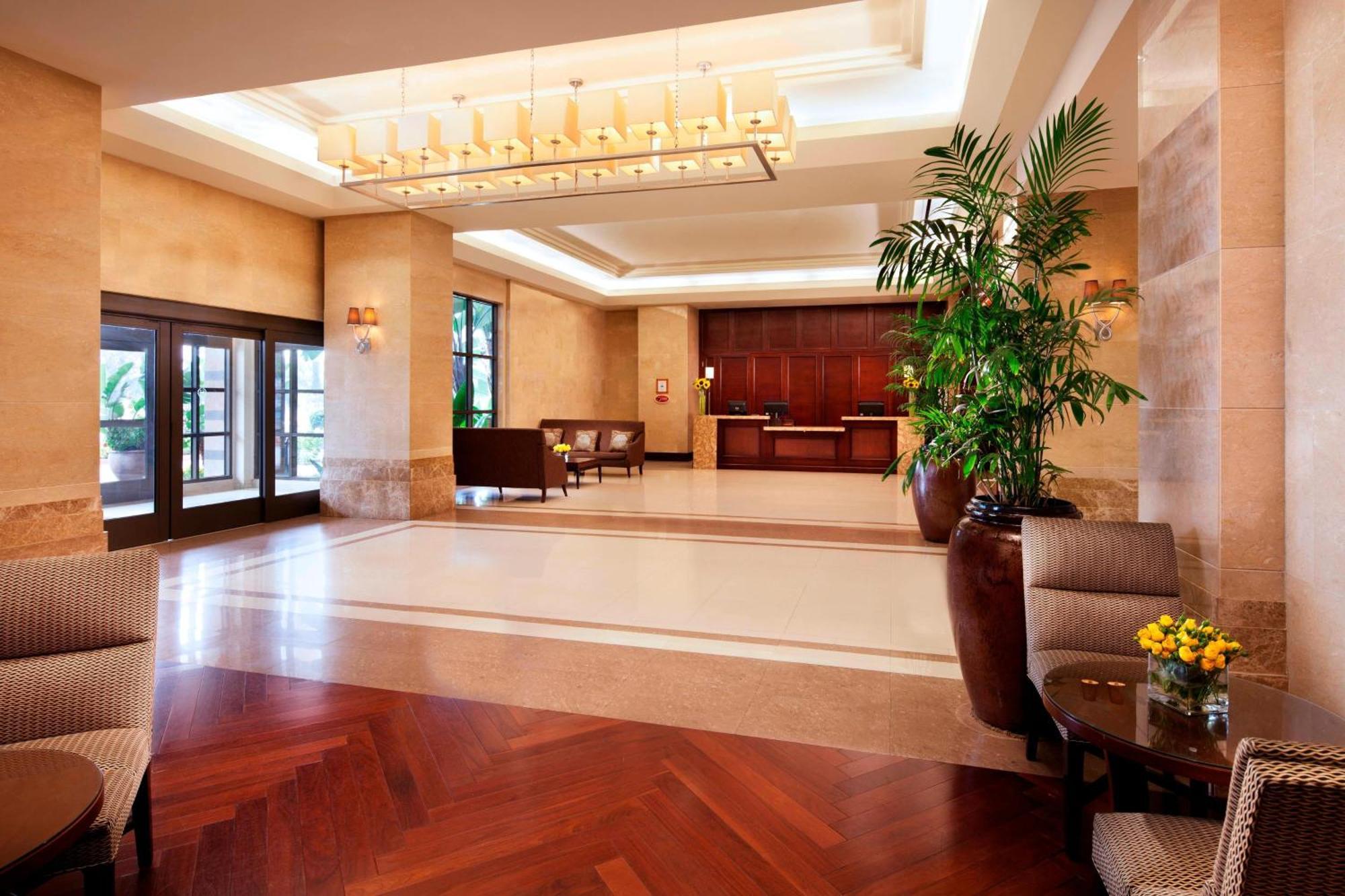 Sheraton Garden Grove-Anaheim South Exterior photo